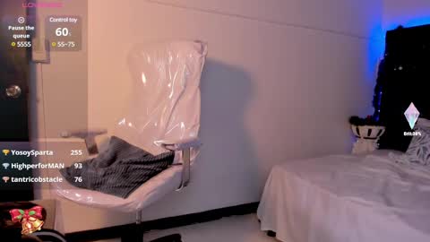 Snapshot of lauren_fit chatting on 12.29.24 Lauren online show from 12.29.24