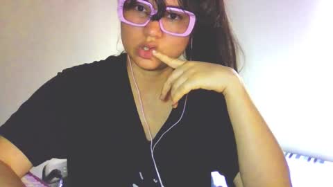 Snapshot of laurengirls1 chatting on 03.10.26 onlyfan laureng7 - 7 laureng2 online show from 03.10.26