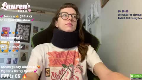 Snapshot of laurenipsumsit chatting on 12.24.24 Lauren online show from 12.24.24