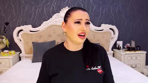 Laura online show from 02.24.26