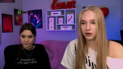 Snapshot of laurenmurrr chatting on 02.15.26 Laure online show from 02.15.26