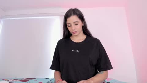 laurensmith9 online show from 02.19.25