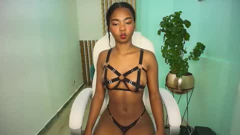 Snapshot of laurensnow1_ chatting on 02.21.25 Lauren online show from 02.21.25