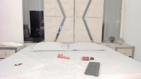 Snapshot of laurensnow1_ chatting on 09.18.25 Lauren online show from 09.18.25