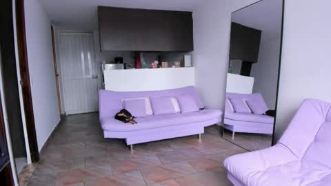 Snapshot of laurent_a chatting on 09.16.25 Lucie online show from 09.16.25