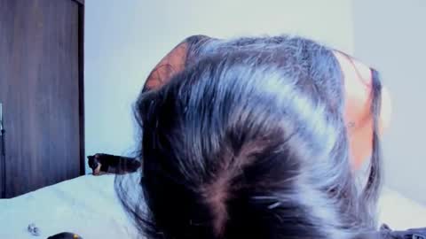 Snapshot of laurent_a chatting on 11.25.25 Lucie online show from 11.25.25