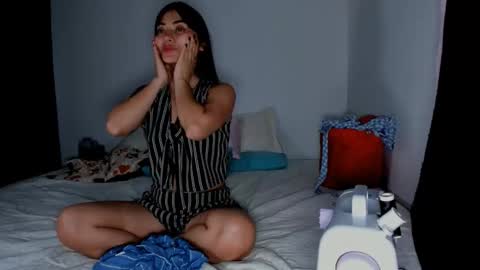 Snapshot of laurent_a chatting on 01.06.26 Lucie online show from 01.06.26