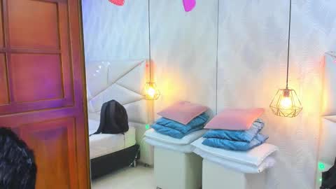 Laurent online show from 01.11.26