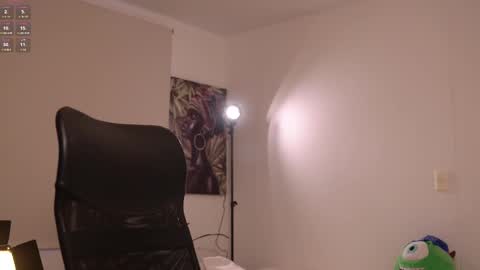 laurita_4 online show from 02.19.25