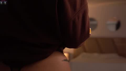 laurita_4 online show from 02.19.26