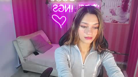 Snapshot of laurita_b chatting on 12.28.24 Laurita online show from 12.28.24