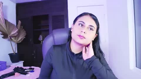 Snapshot of laurynjeffers chatting on 03.13.26 LaurynJeffers online show from 03.13.26