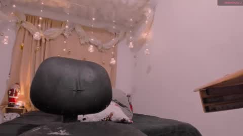 Snapshot of lauu_g chatting on 12.02.24 Lauu G online show from 12.02.24