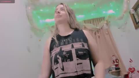 Snapshot of lauu_g chatting on 12.09.24 Lauu G online show from 12.09.24