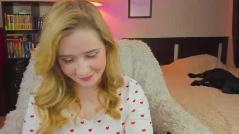 Snapshot of lavender_tender chatting on 09.19.25 Lav online show from 09.19.25