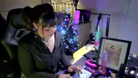 Lavenderrzz online show from 12.19.25