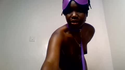 Lavish online show from 05.25.26