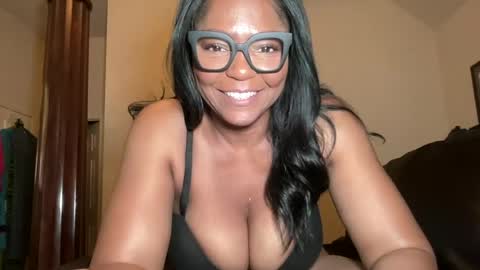 Snapshot of lavishly69 chatting on 07.12.26 Brownsugar69 online show from 07.12.26