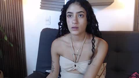 Layla online show from 12.16.25