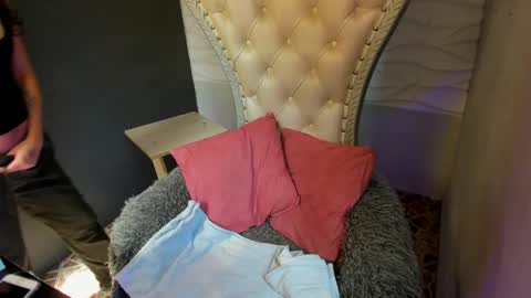 Layla online show from 03.31.26