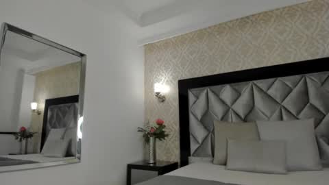 Layla Mackenzie  online show from 09.19.25