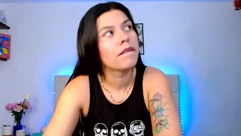 Snapshot of layla_roma chatting on 06.23.26 Lia and Rachel online show from 06.23.26