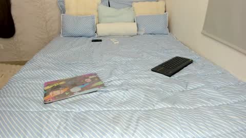 Layla Vanegas online show from 01.22.25