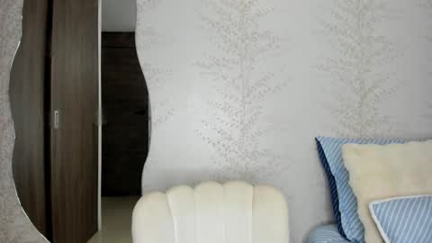 Layla Vanegas online show from 02.26.25