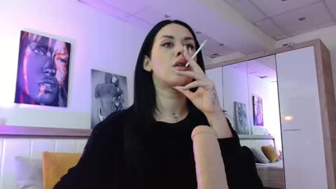 laylacruz online show from 01.15.25