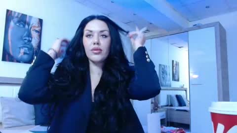 laylacruz online show from 02.13.25