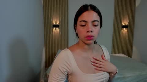 LaylaEmber online show from 01.08.26