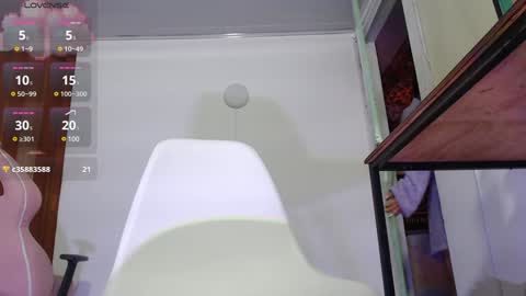 Snapshot of laylafoxy_tay chatting on 01.29.25 laylafoxy_tay online show from 01.29.25