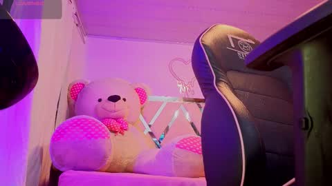 Snapshot of laylafoxy_tay chatting on 09.23.25 laylafoxy_tay online show from 09.23.25