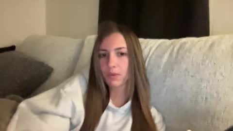 laylahlaylah1 online show from 10.26.25