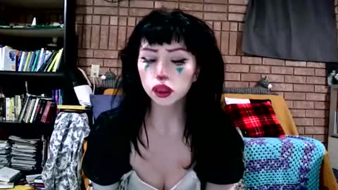 Layla Kills online show from 01.23.25