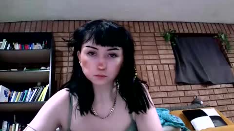 Layla Kills online show from 02.11.25