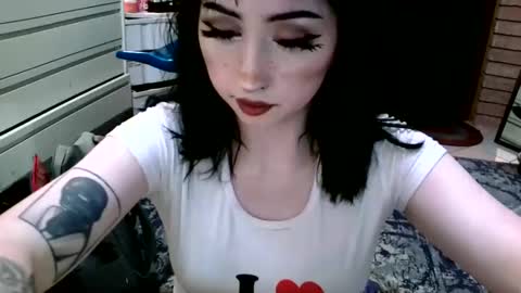 Layla Kills online show from 02.12.25