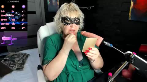 laylalaylamilf online show from 10.28.25