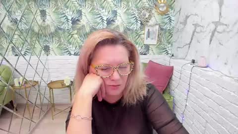 Lea online show from 01.04.25