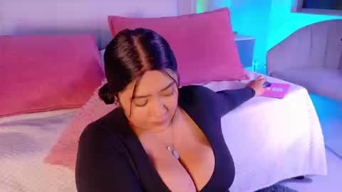 Snapshot of leah_bensoon chatting on 09.10.25 Leah online show from 09.10.25