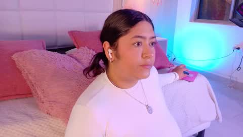 Snapshot of leah_bensoon chatting on 09.15.25 Leah online show from 09.15.25