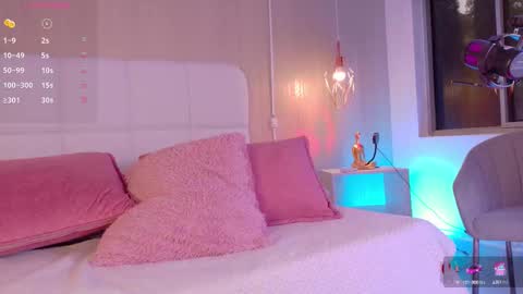 Snapshot of leah_bensoon chatting on 10.08.25 Leah online show from 10.08.25