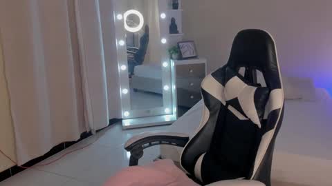 leahaltomm online show from 02.26.25