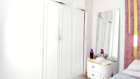 Snapshot of leahbarker chatting on 03.10.25 Leah online show from 03.10.25