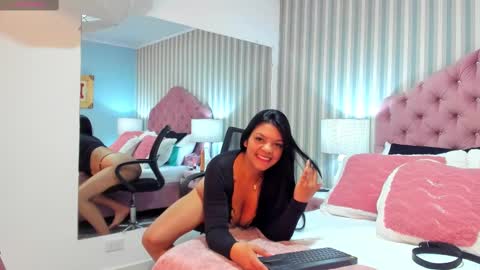 Leah Fontana online show from 01.29.25