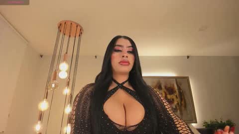 Snapshot of leahlombardi_ chatting on 10.05.25 leahlombardi_ online show from 10.05.25