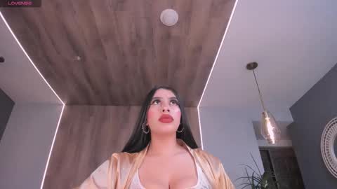 Snapshot of leahlombardi_ chatting on 11.29.25 leahlombardi_ online show from 11.29.25