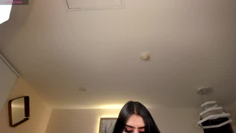 leahlombardi_ online show from 04.12.26