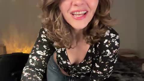 Leah Sparkles online show from 04.28.26