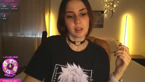 Snapshot of leahwoods chatting on 05.26.26 leahwoods online show from 05.26.26